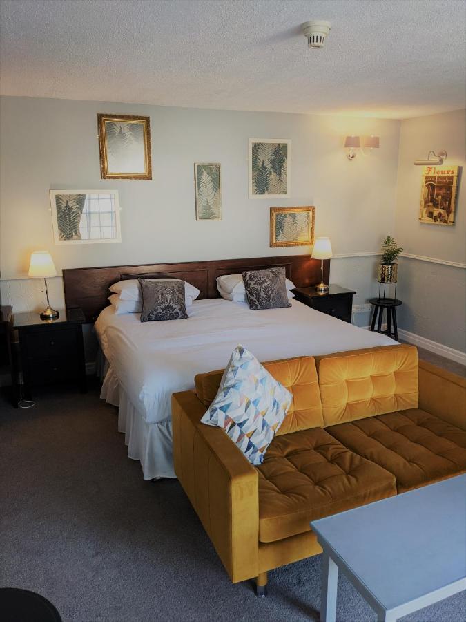 Manor Court Hotel Carnaby Esterno foto