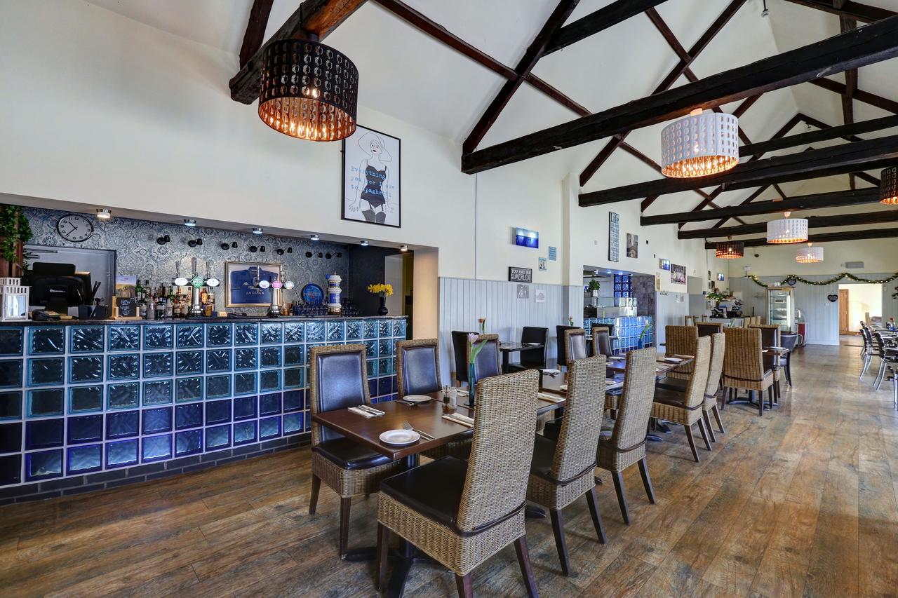 Manor Court Hotel Carnaby Esterno foto