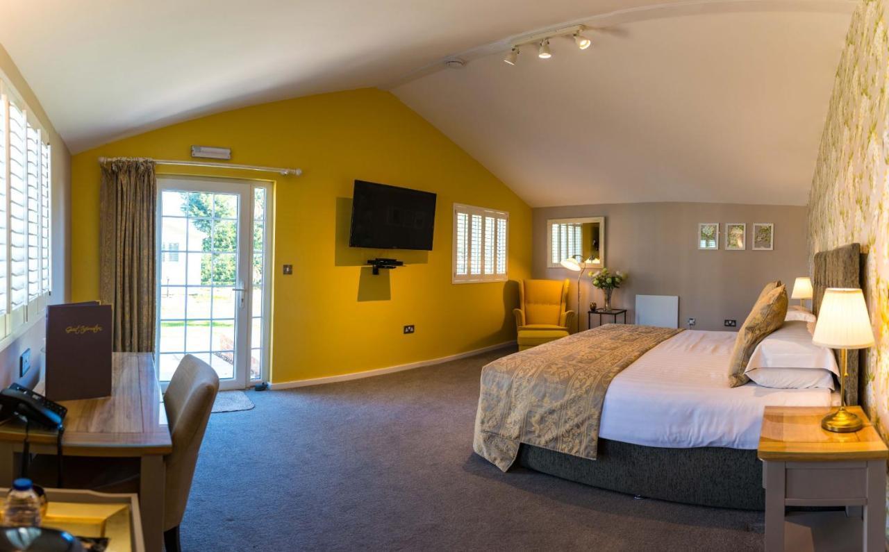 Manor Court Hotel Carnaby Esterno foto